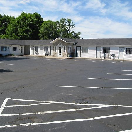 Relax Inn Webster Exterior photo